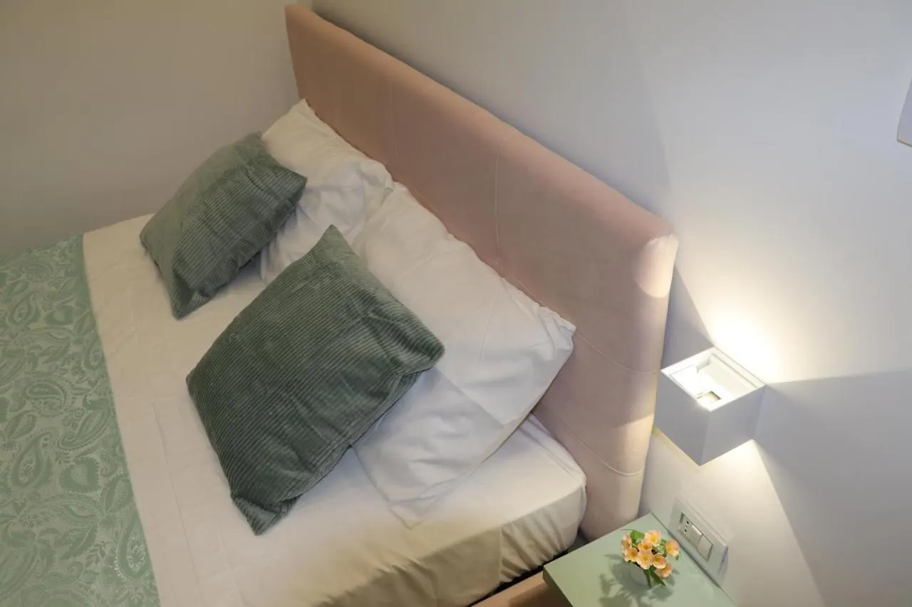 Barbaro Suite & Apartment Naples Italy