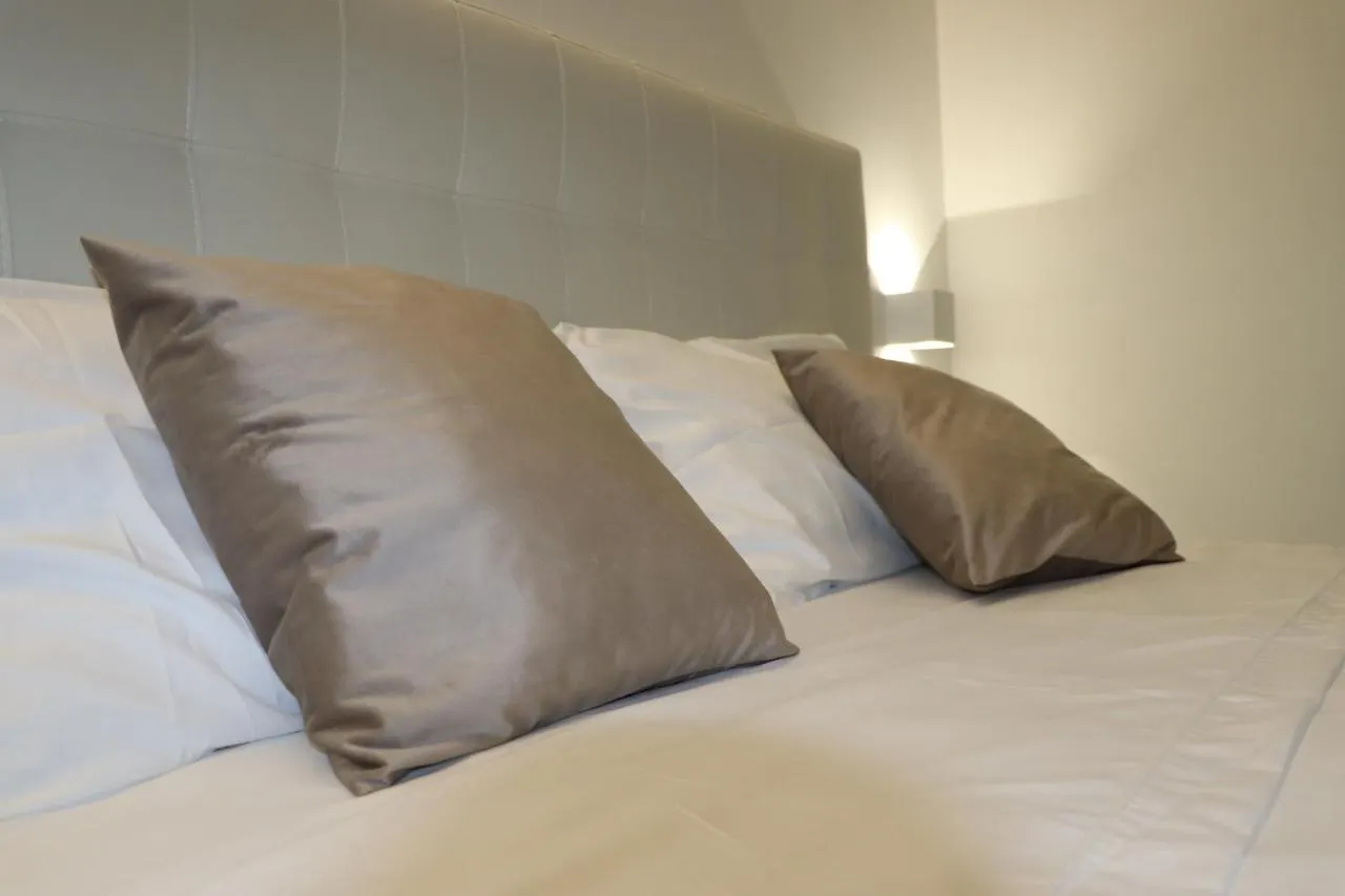 فندق مبيت وإفطار نابولي Barbaro Suite & Apartment إيطاليا